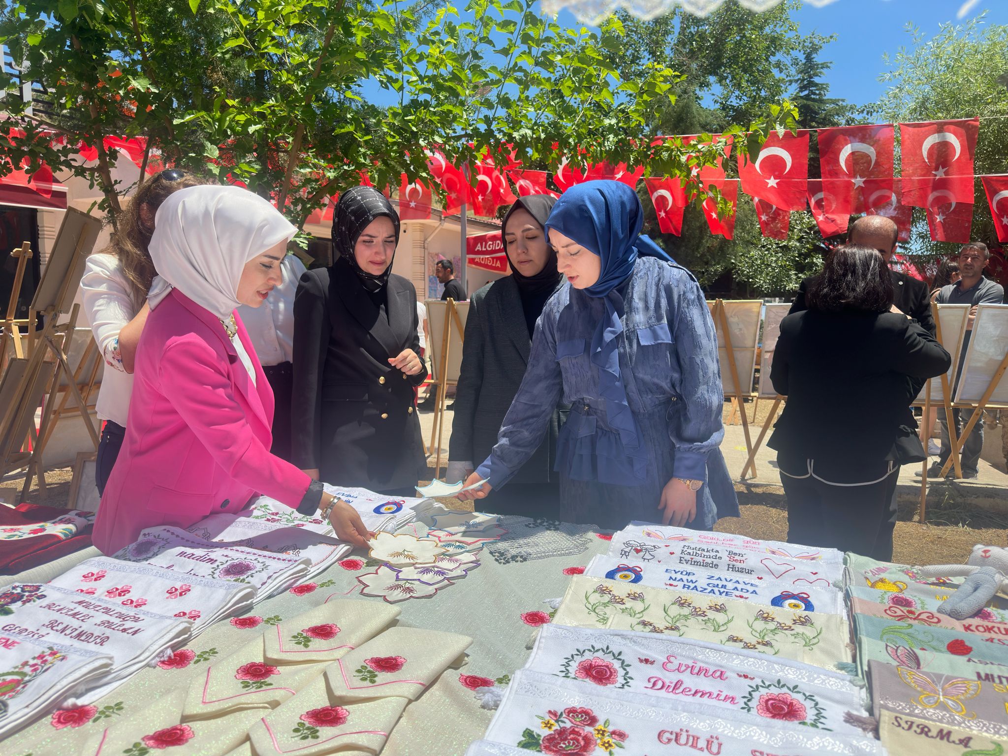 Şirvan’da Yılsonu Sergisine Ziyaret | Siirt Olay Haber Şirvan’da Yılsonu Sergisine Ziyaret | Siirt Olay Haber