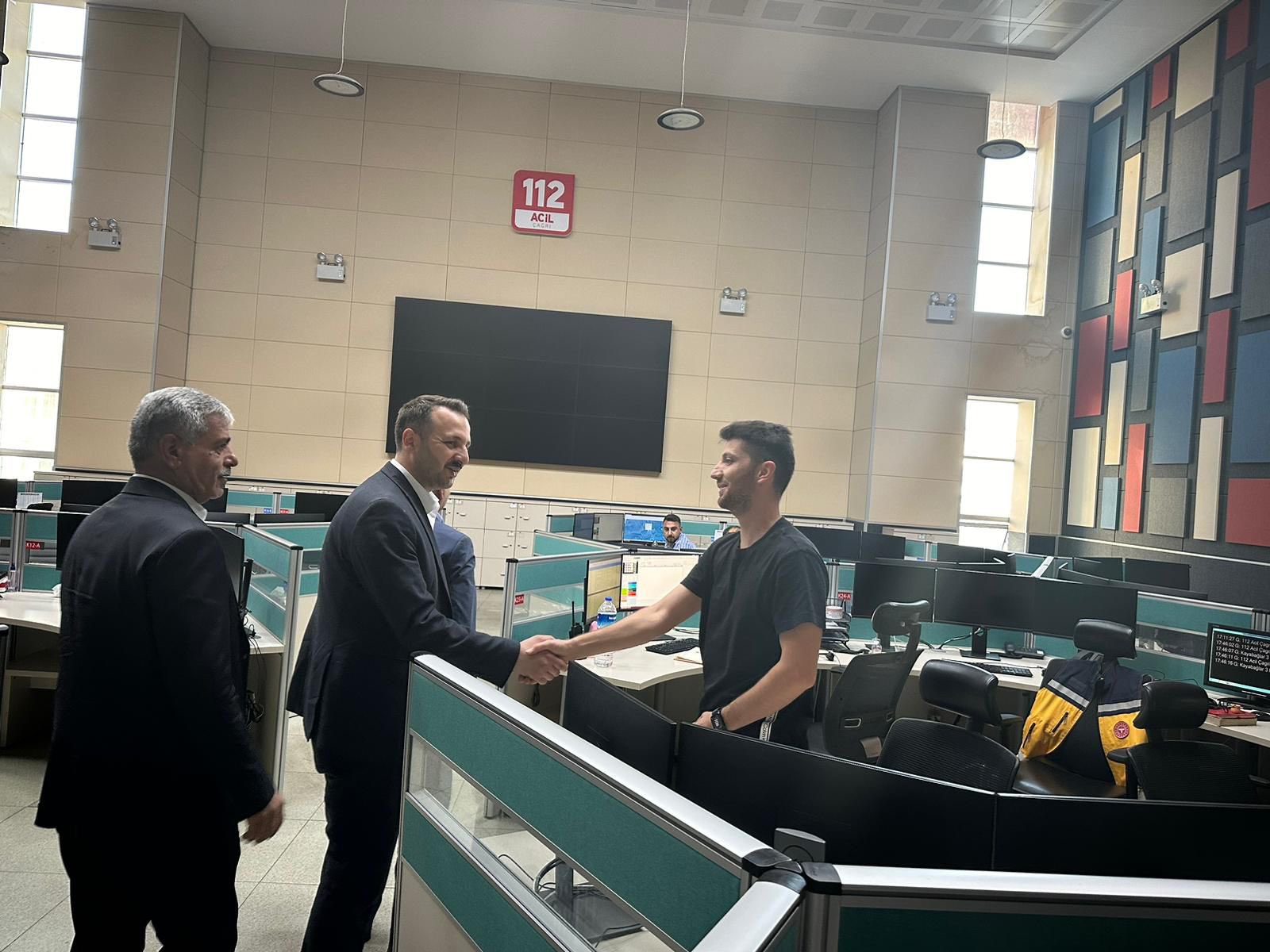 Siirt İl Başkanı Hastane Personeliyle Bayramlaştı | Siirt Olay Haber Siirt İl Başkanı Hastane Personeliyle Bayramlaştı | Siirt Olay Haber