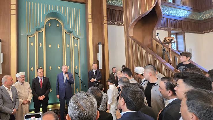 Cumhurbaşkanı Erdoğan, Bayram Namazını Marmaris’te Okluk Millet Camisi’nde Kıldı