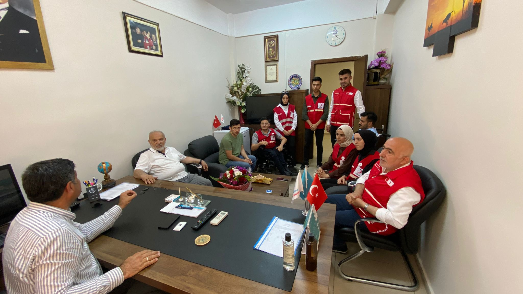 Siirtli Tanık’a Kızılay Haftasında Ziyaret | Siirt Olay Haber Siirtli Tanık’a Kızılay Haftasında Ziyaret | Siirt Olay Haber