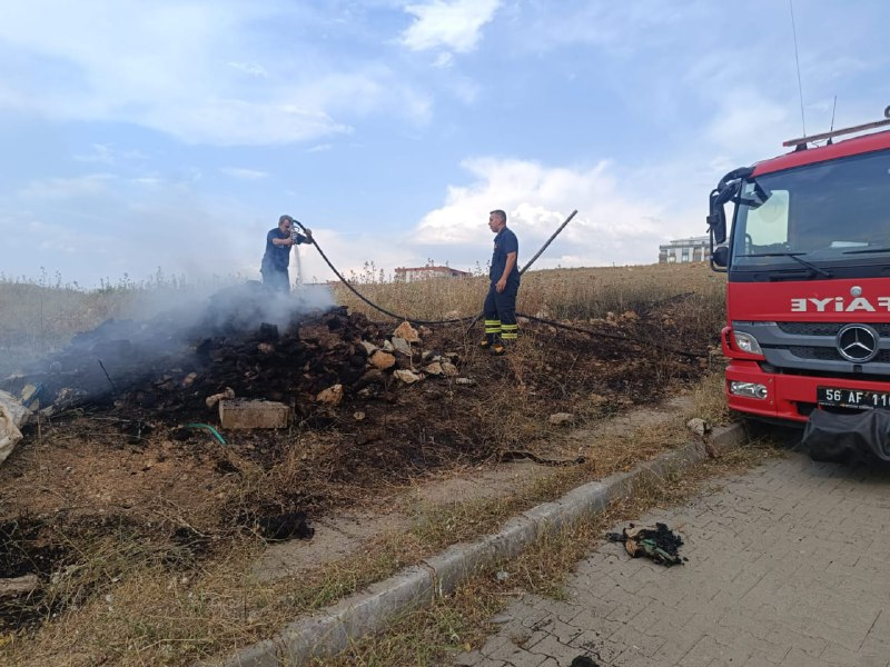 Siirt'teki Anız Yangınlarına Hızlı Müdahale | Siirt Olay Haber Siirt'teki Anız Yangınlarına Hızlı Müdahale | Siirt Olay Haber