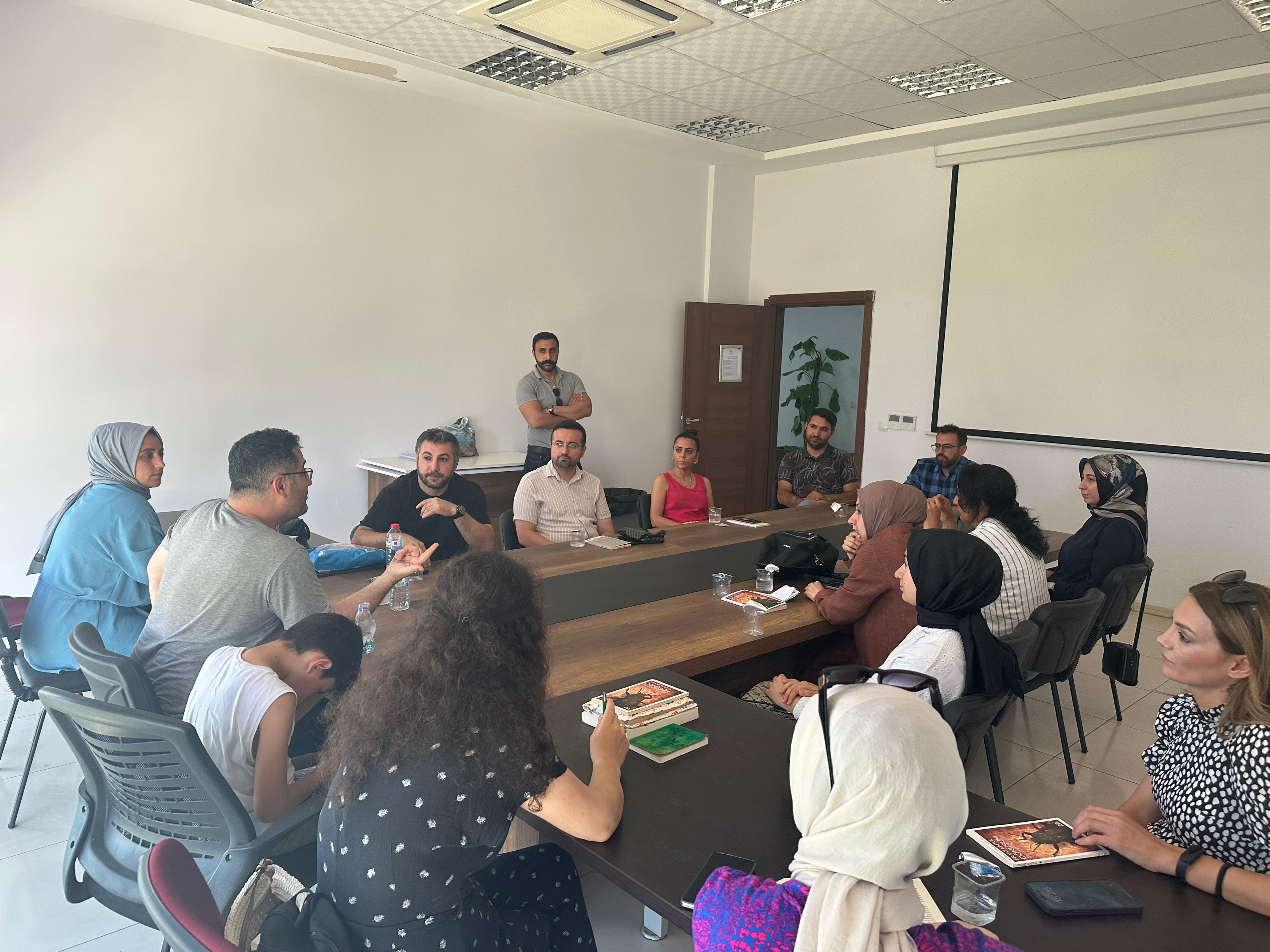 Siirtli Öğretmenler Kitap Kulübünde | Siirt Olay Haber Siirtli Öğretmenler Kitap Kulübünde | Siirt Olay Haber