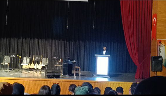 Siirtli Minik Sanatçılar Yılsonu Etkinliğinde Yeteneklerini Sergiledi | Siirt Olay Haber Siirtli Minik Sanatçılar Yılsonu Etkinliğinde Yeteneklerini Sergiledi | Siirt Olay Haber