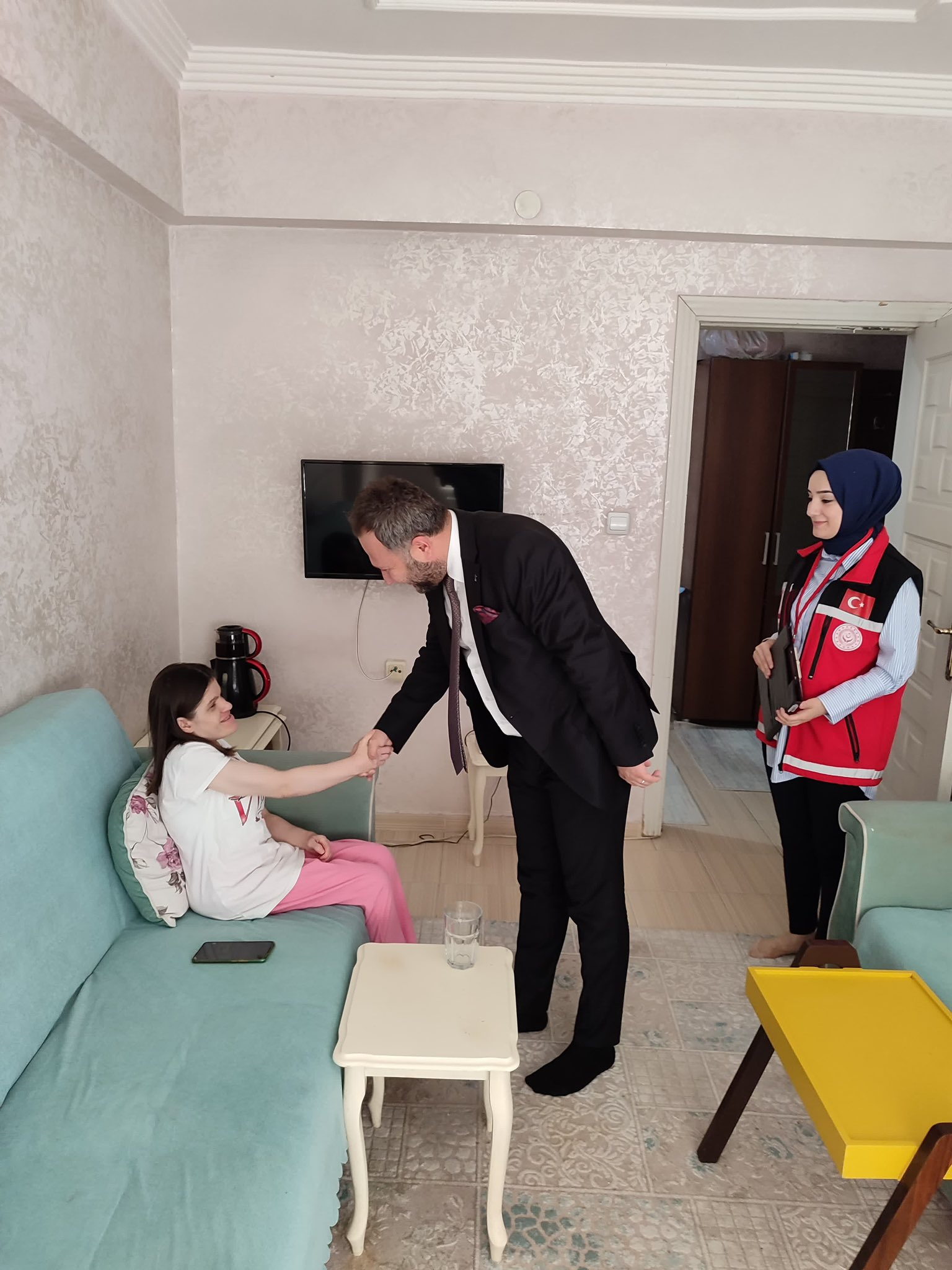 Siirt’te %98 Engelli Bireye Müdürden Ziyaret | Siirt Olay Haber Siirt’te %98 Engelli Bireye Müdürden Ziyaret | Siirt Olay Haber