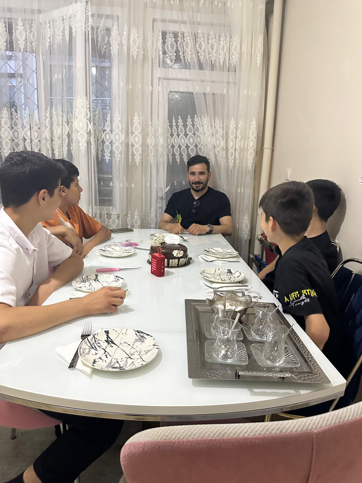 Siirt’te Çocuk Evlerinde Kalan Çocuklara Doğum Günü Sürprizi | Siirt Olay Haber Siirt’te Çocuk Evlerinde Kalan Çocuklara Doğum Günü Sürprizi | Siirt Olay Haber