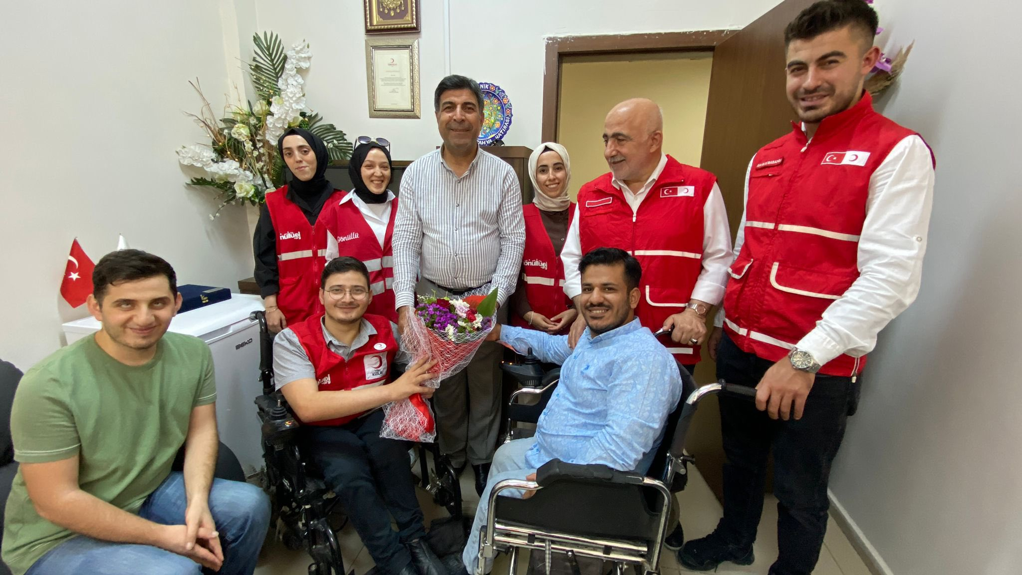 Siirtli Tanık’a Kızılay Haftasında Ziyaret | Siirt Olay Haber Siirtli Tanık’a Kızılay Haftasında Ziyaret | Siirt Olay Haber