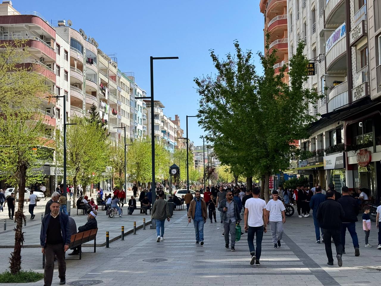 Hava Serinlediği An Güres Caddesi Canlanıyor | Siirt Olay Haber Hava Serinlediği An Güres Caddesi Canlanıyor | Siirt Olay Haber