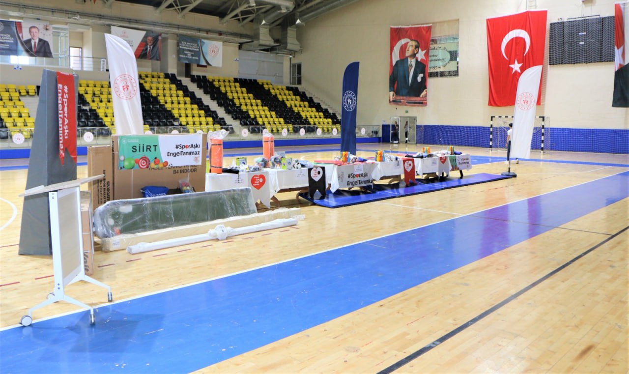 Siirt’te Özel Eğitim Kurumlarına Spor Malzemesi Dağıtıldı | Siirt Olay Haber Siirt’te Özel Eğitim Kurumlarına Spor Malzemesi Dağıtıldı | Siirt Olay Haber