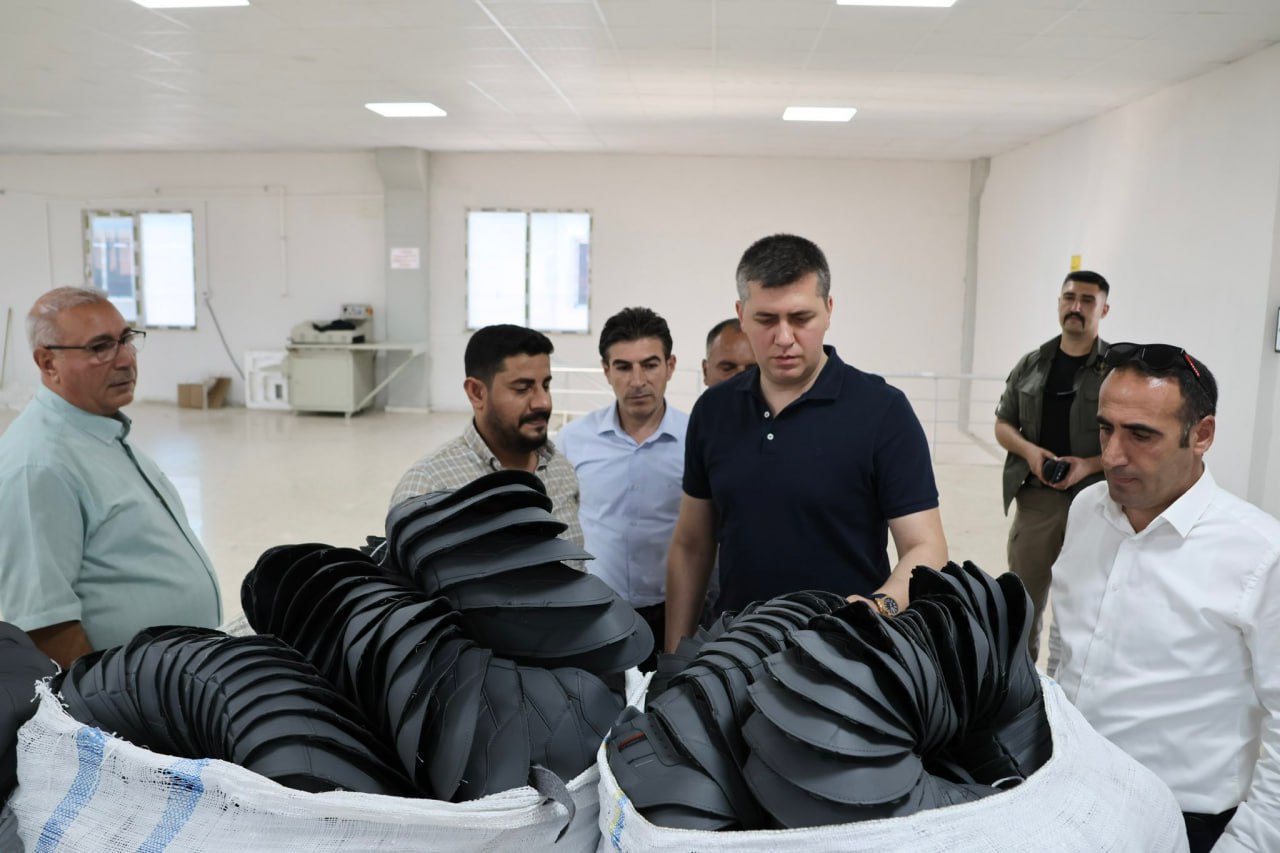 Siirt – Kurtalan Kaymakamı Tekstil Kenti Ziyaret Etti | Siirt Olay Haber Siirt – Kurtalan Kaymakamı Tekstil Kenti Ziyaret Etti | Siirt Olay Haber