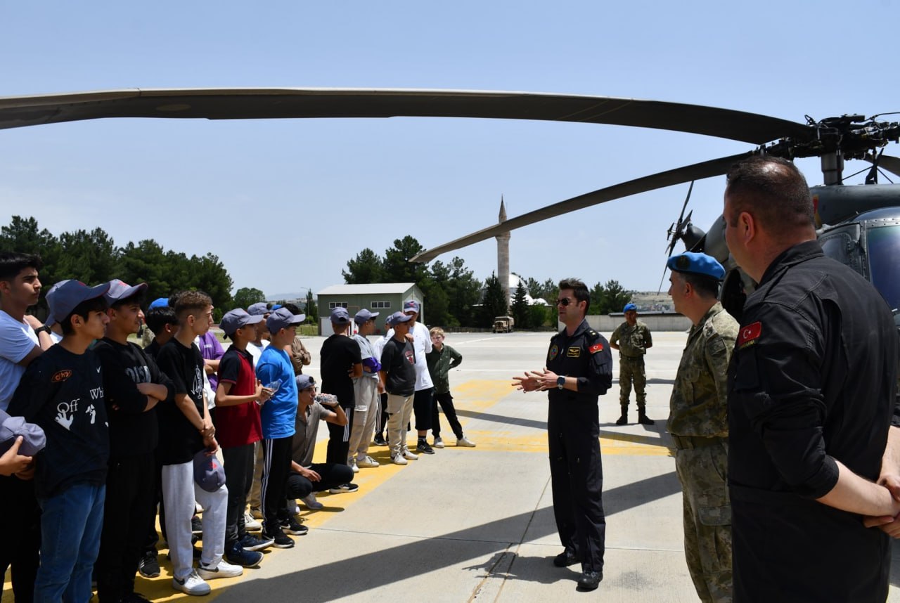 Siirt 3’üncü Komando Tugay Komutanlığı Öğrencileri Misafir Edildi | Siirt Olay Haber Siirt 3’üncü Komando Tugay Komutanlığı Öğrencileri Misafir Edildi | Siirt Olay Haber