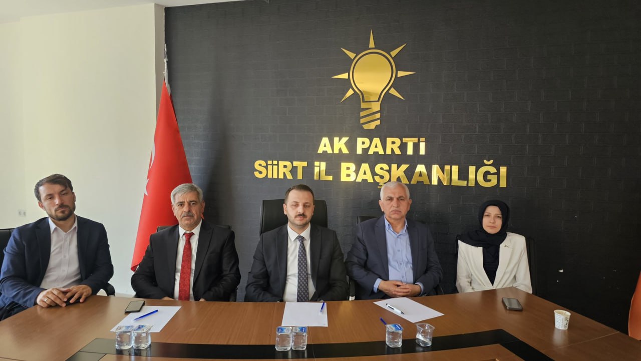 Ak Parti Siirt Teşkilatı Erdoğan’ın Katılımıyla Bayram Etkinliğine Katıldı