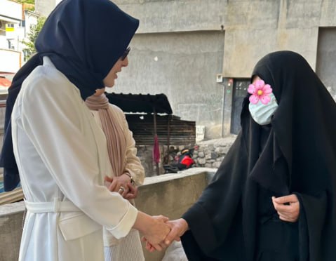 Ak Parti Siirt Kadın Kolları Kurban Eti Dağıttı | Siirt Olay Haber Ak Parti Siirt Kadın Kolları Kurban Eti Dağıttı | Siirt Olay Haber