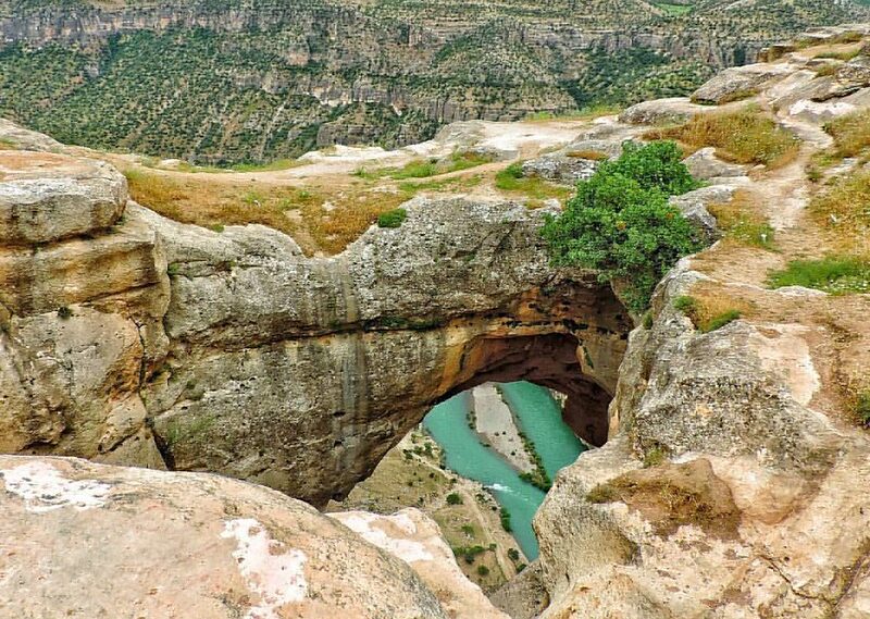 Siirt Delikli Taş Görenleri Hayran Bırakıyor