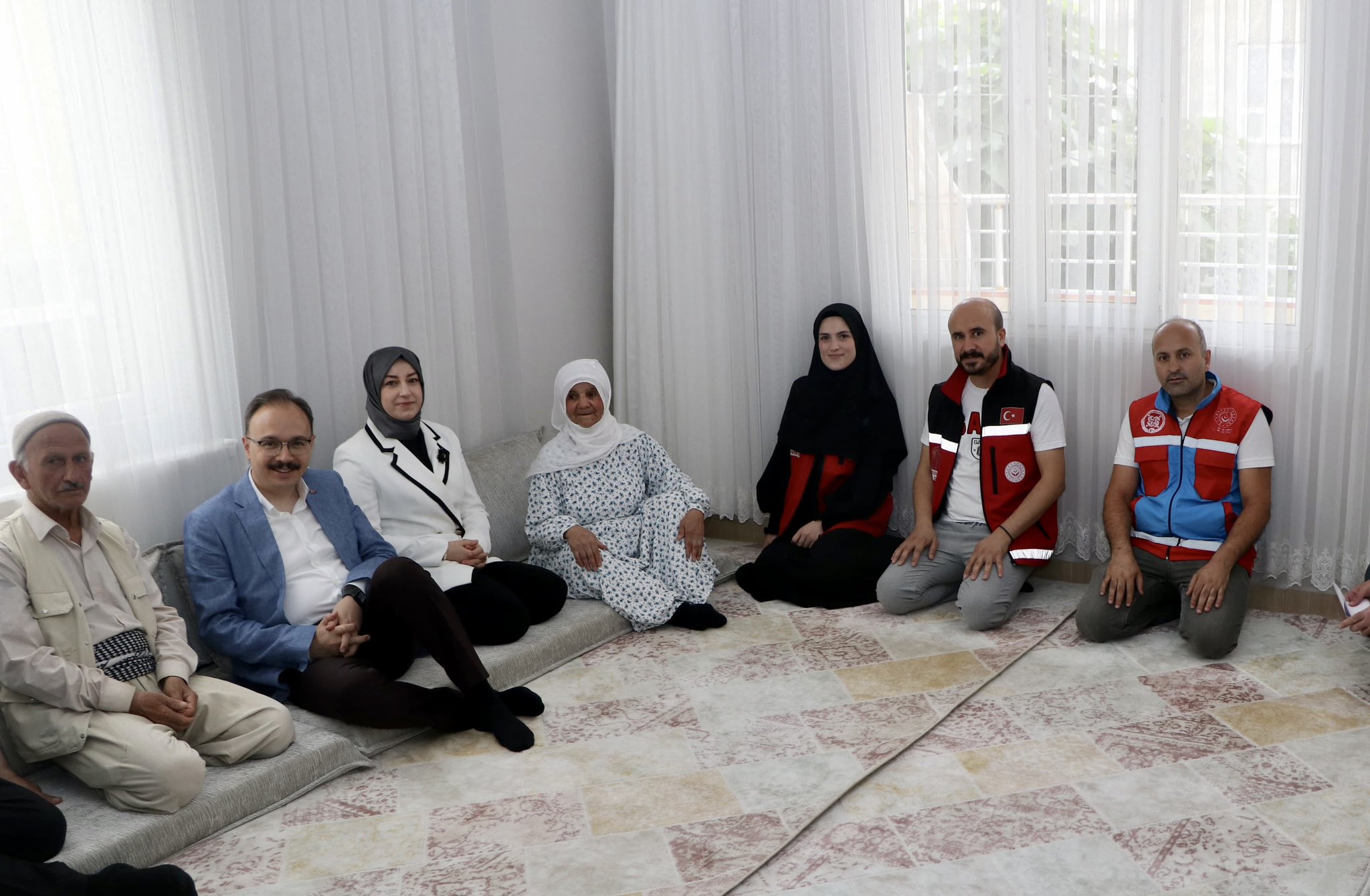 Siirt Valisi Koruyucu Aileleri Ziyaret Etti | Siirt Olay Haber Siirt Valisi Koruyucu Aileleri Ziyaret Etti | Siirt Olay Haber