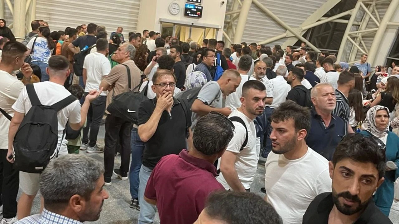 Diyarbakır Havalimanı’nda  Protesto Gerçekleşti