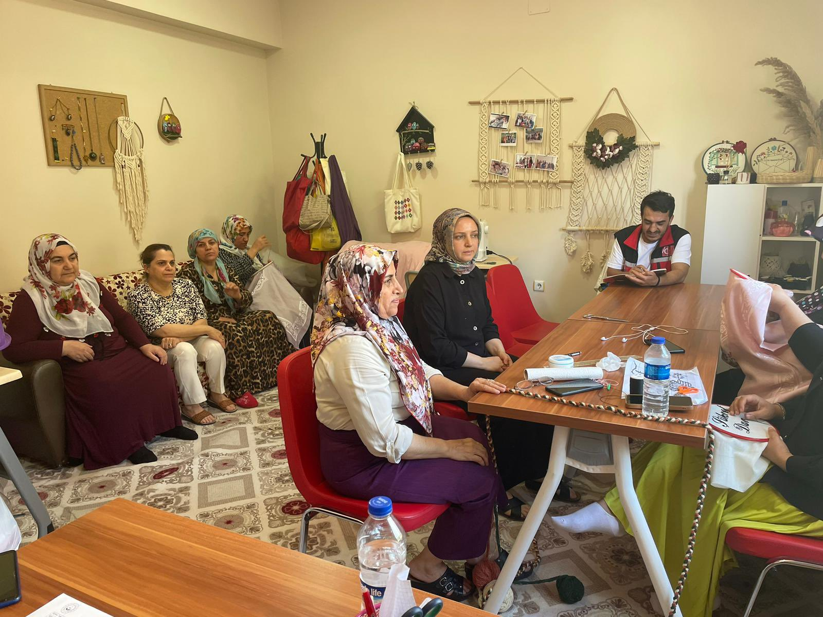 Siirt Aile ve Sosyal Hizmetler İl Müdürlüğü’nden Baykan ADEM Öğrencilerine Eğitim | Siirt Olay Haber Siirt Aile ve Sosyal Hizmetler İl Müdürlüğü’nden Baykan ADEM Öğrencilerine Eğitim | Siirt Olay Haber