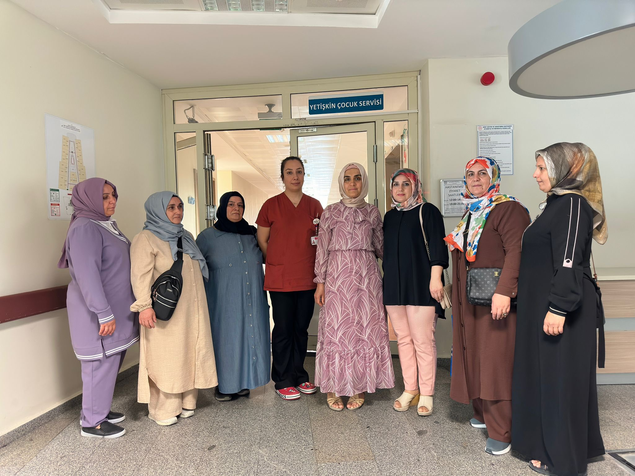 Siirt AK Parti Kadın Kolları’ndan Hastanede Yatan Çocuklara Ziyaret | Siirt Olay Haber Siirt AK Parti Kadın Kolları’ndan Hastanede Yatan Çocuklara Ziyaret | Siirt Olay Haber
