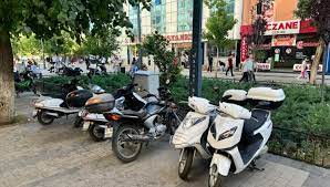 Siirt’te Motosikletler Trafiğe Kapalı Güres Caddesinde Cirit Atıyor
