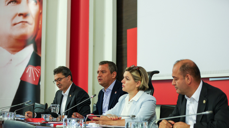 CHP Parti Meclisi’nde Tüzük Değişikliği ve Program Çalışmaları İçin Olağanüstü Kurultay Kararı Oybirliğiyle Alındı