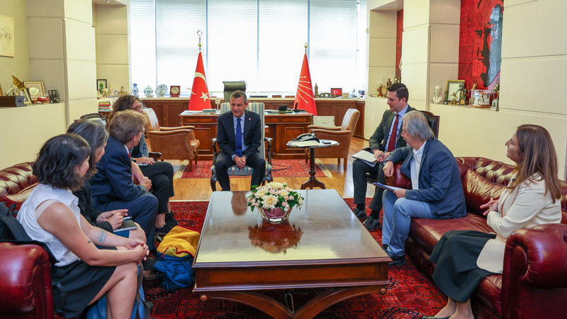 CHP Genel Başkanı Özgür Özel, Hugh Williamson’u Kabul Etti