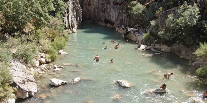 Van'da ve Siirt’in Keşfedilmeyi Bekleyen Masiro Kanyonu Güzelliğiyle Büyülüyor | Siirt Olay Haber Van'da ve Siirt’in Keşfedilmeyi Bekleyen Masiro Kanyonu Güzelliğiyle Büyülüyor | Siirt Olay Haber