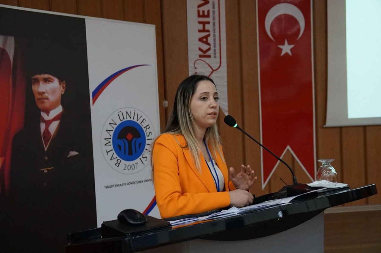 Siirt EAH Doktorlarından Dr. Öğr. Üyesi Fatma Zehra Kurnuç Yapay Zeka Destekli Tıp Sempozyumunda