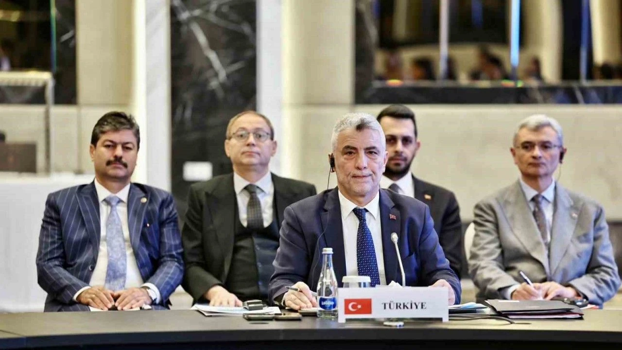 Ticaret Bakanı Ömer Bolat, TDT Ticaret ve Ekonomiden Sorumlu Bakanlar Toplantısı Kapsamında Temaslarını Sürdürüyor
