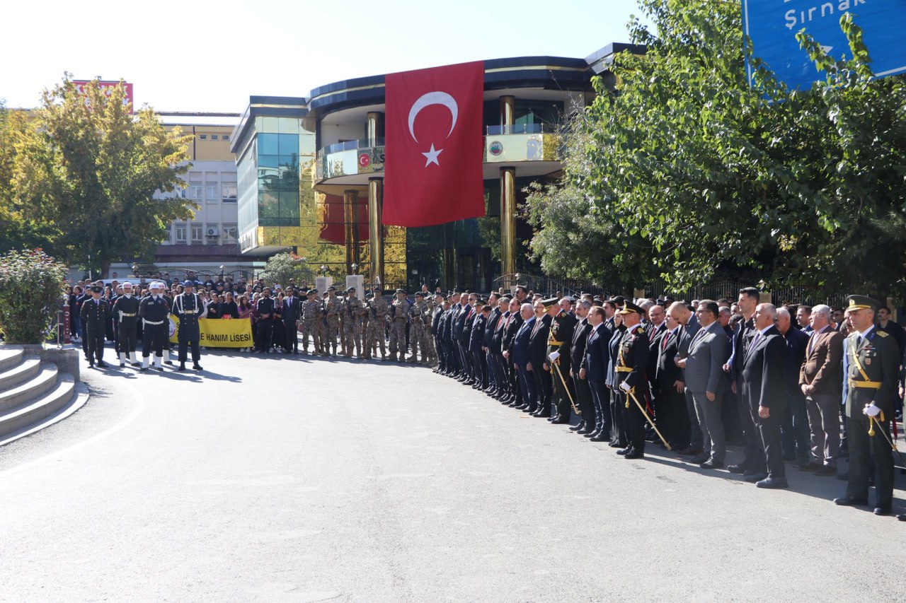 Siirt’te Çelenk Törenini Gerçekleşti | Siirt Olay Haber Siirt’te Çelenk Törenini Gerçekleşti | Siirt Olay Haber