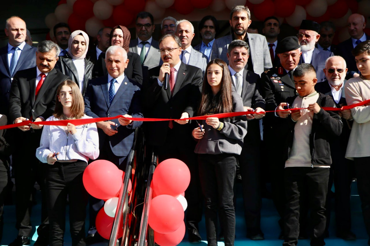 Siirt’te Geleneksel 10. Yıl Kitap Fuarı Başladı