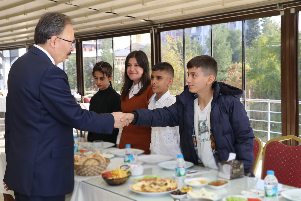 Siirt’te Dereceye Giren Öğrencilere Hediye Verildi | Siirt Olay Haber Siirt’te Dereceye Giren Öğrencilere Hediye Verildi | Siirt Olay Haber