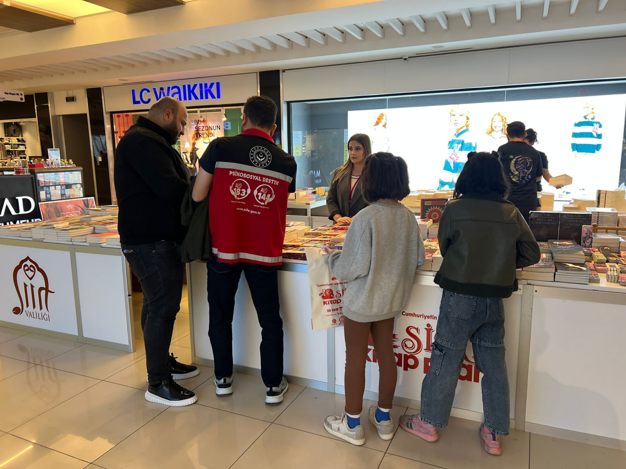 Siirtli Çocuklar Fuarda | Siirt Olay Haber Siirtli Çocuklar Fuarda | Siirt Olay Haber