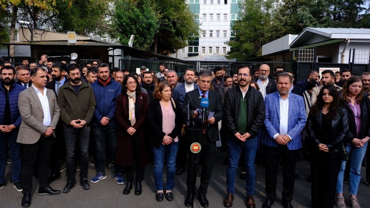 Diyarbakır’da kayyıma tepki: Halkın iradesine saygı duyulmalı