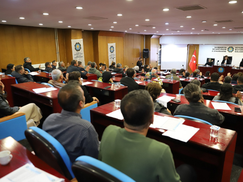 Serra Bucak, Meclis toplantısında AK Parti Gurubu’na sitem etti! | Siirt Olay Haber Serra Bucak, Meclis Toplantısında Ak Parti Gurubu’na Sitem Etti!3