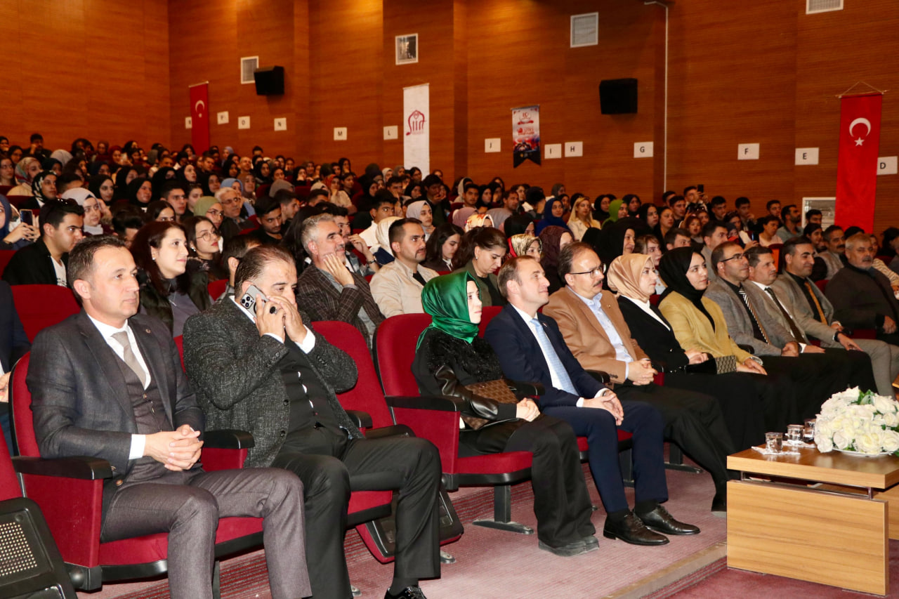 Siirt’ li Kitapseverler Hayati İnanç Söyleyişisinde | Siirt Olay Haber Siirt’ li Kitapseverler Hayati İnanç Söyleyişisinde | Siirt Olay Haber