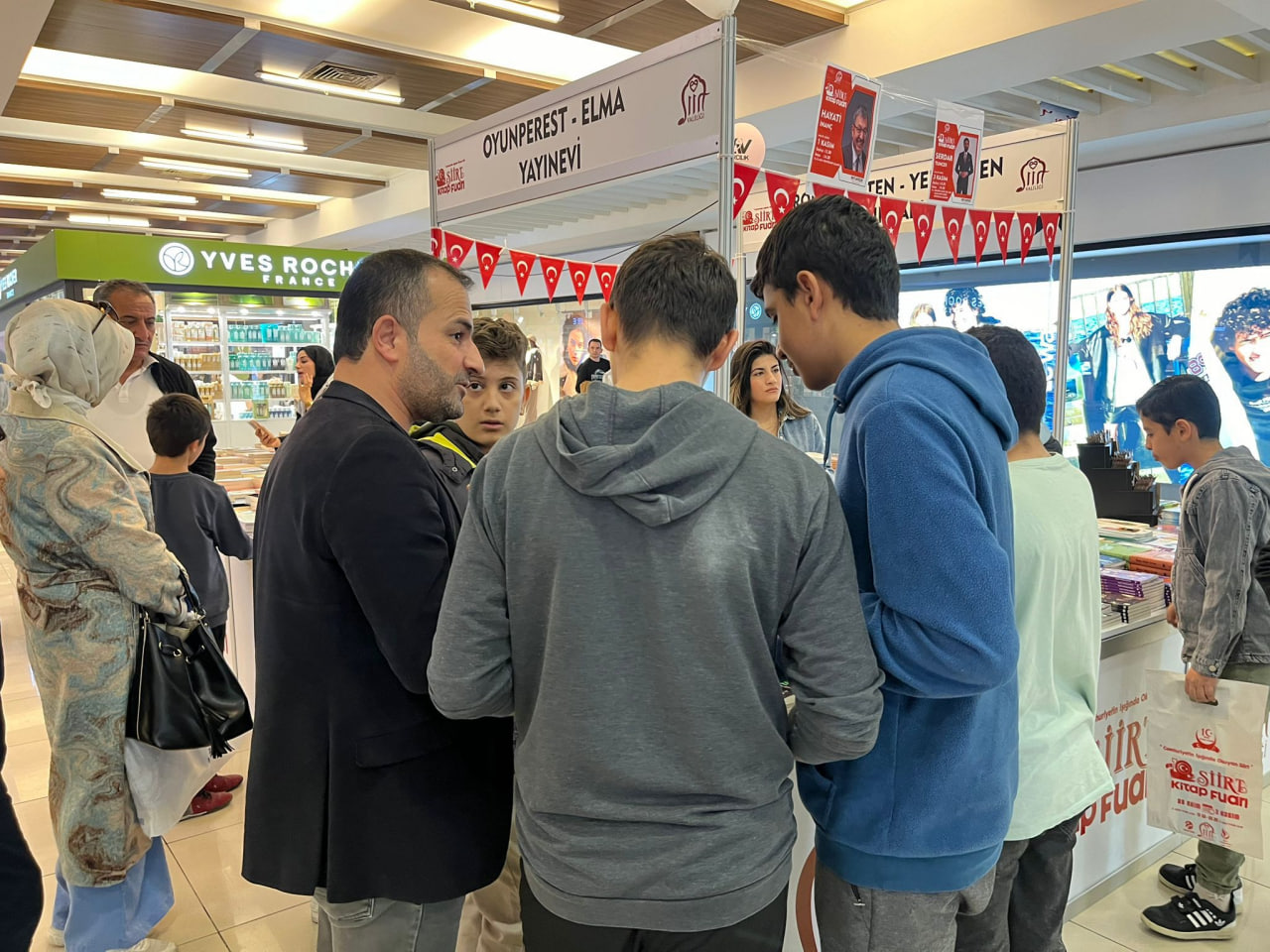 Siirtli Çocuklar Yazarlarla Bir Arada | Siirt Olay Haber Siirtli Çocuklar Yazarlarla Bir Arada | Siirt Olay Haber