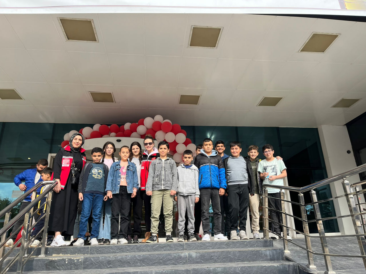 Siirtli Çocuklar Yazarlarla Bir Arada | Siirt Olay Haber Siirtli Çocuklar Yazarlarla Bir Arada | Siirt Olay Haber