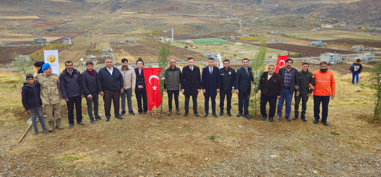 Siirt – Pervari’de 500 Fidan Toprakla Buluşturuldu