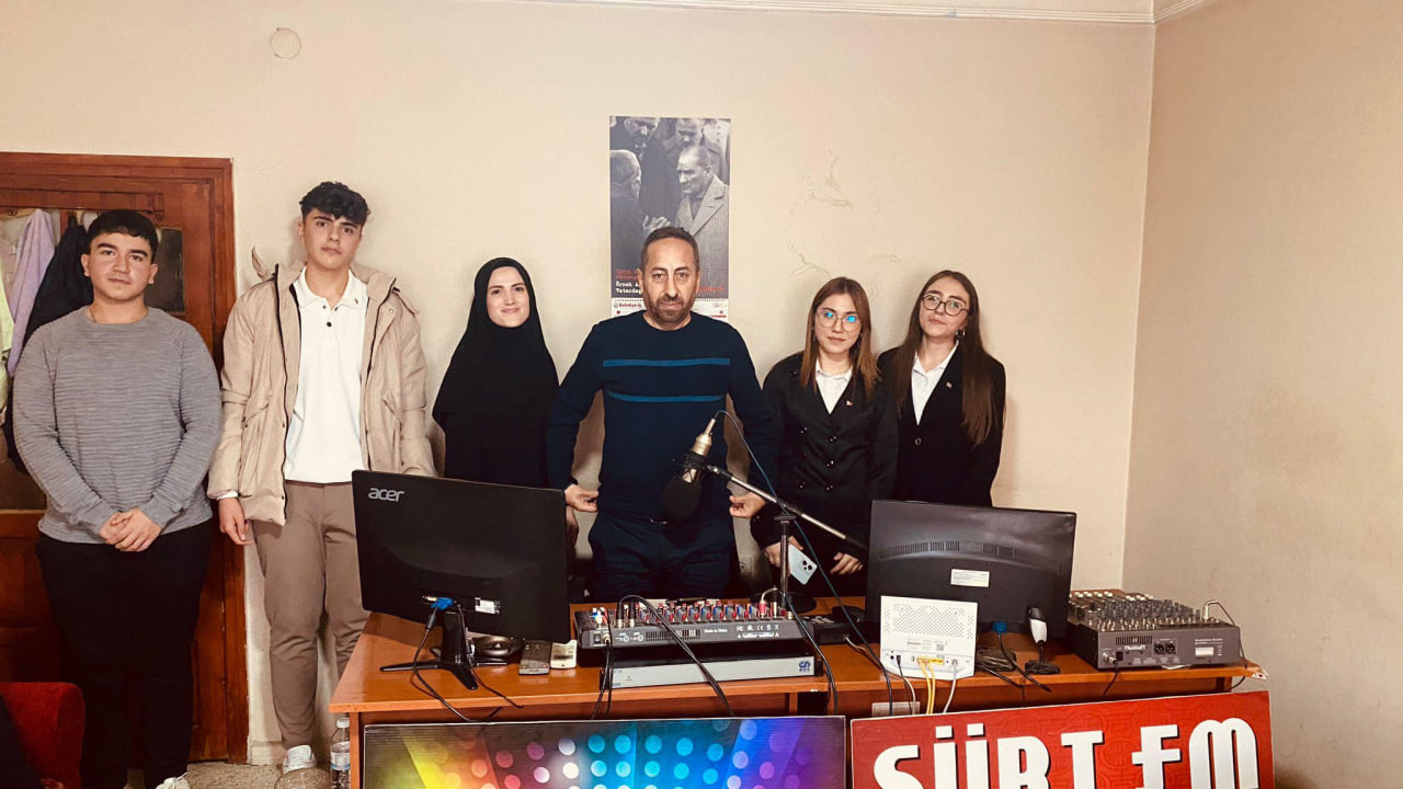 Siirt Çocuk Hakları İl Komitesi Siirt FM’e Konuk Oldu