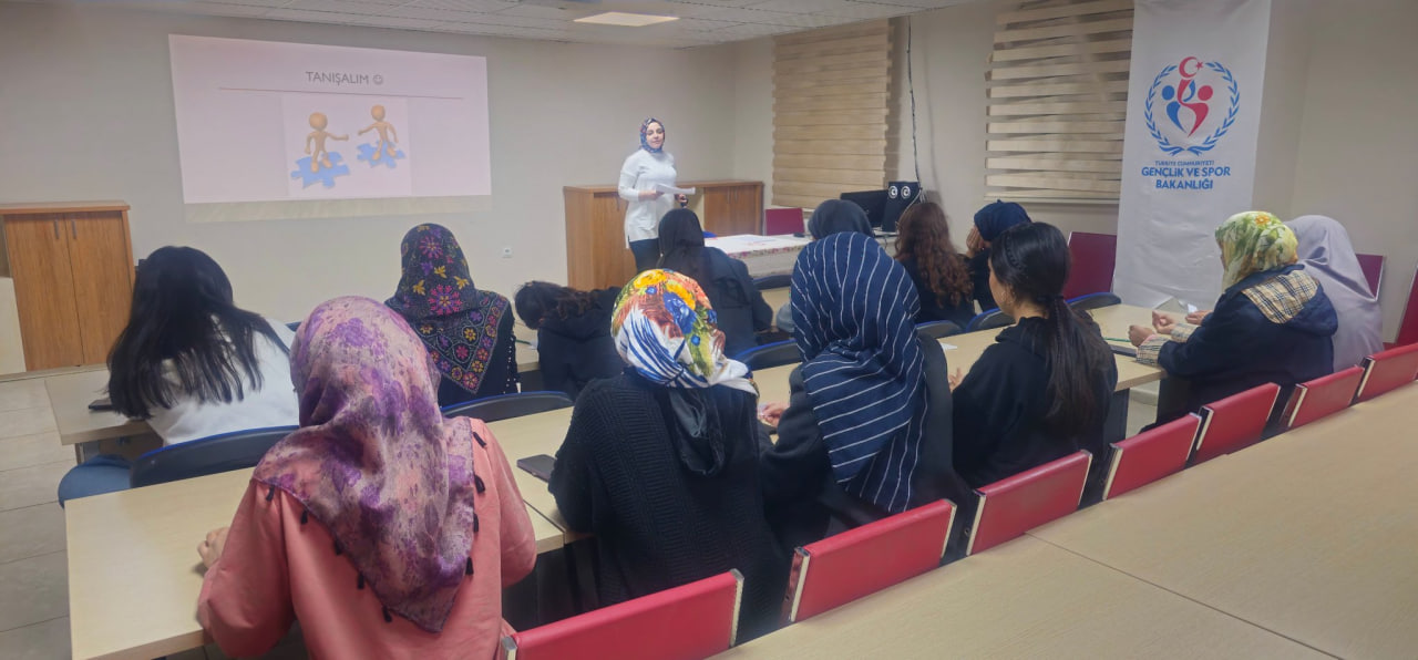 Siirt Kız Öğrenci Yurduda Empati Atölyesi