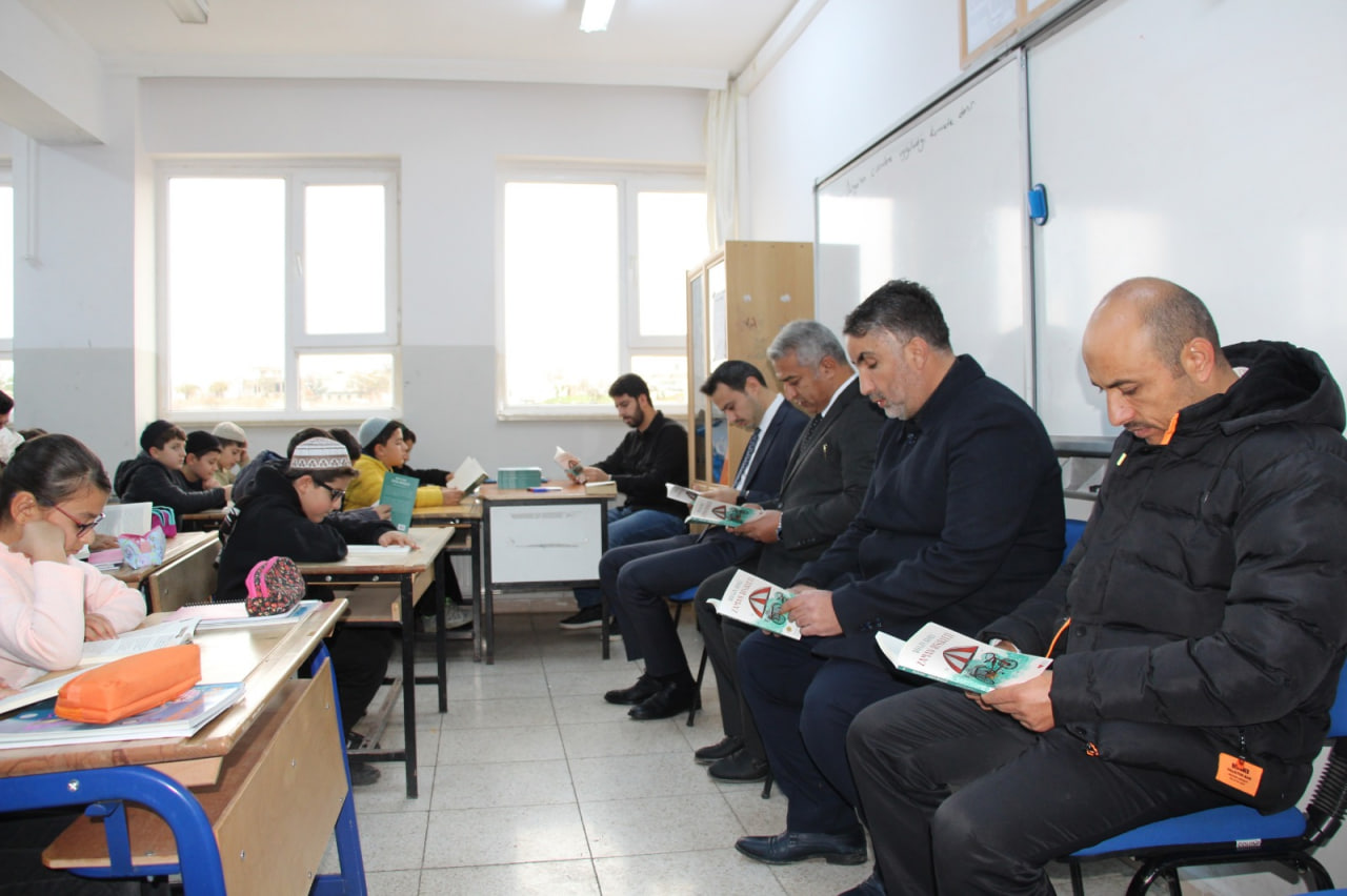 Siirt Tillo Kaymakamından Kitap Okuma Etkinliği