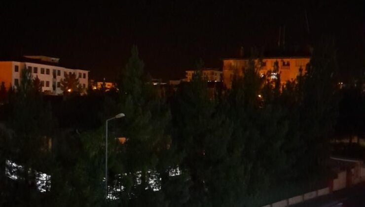 Siirt’te O Mahallede Elektirik Sorunu Bitmiyor
