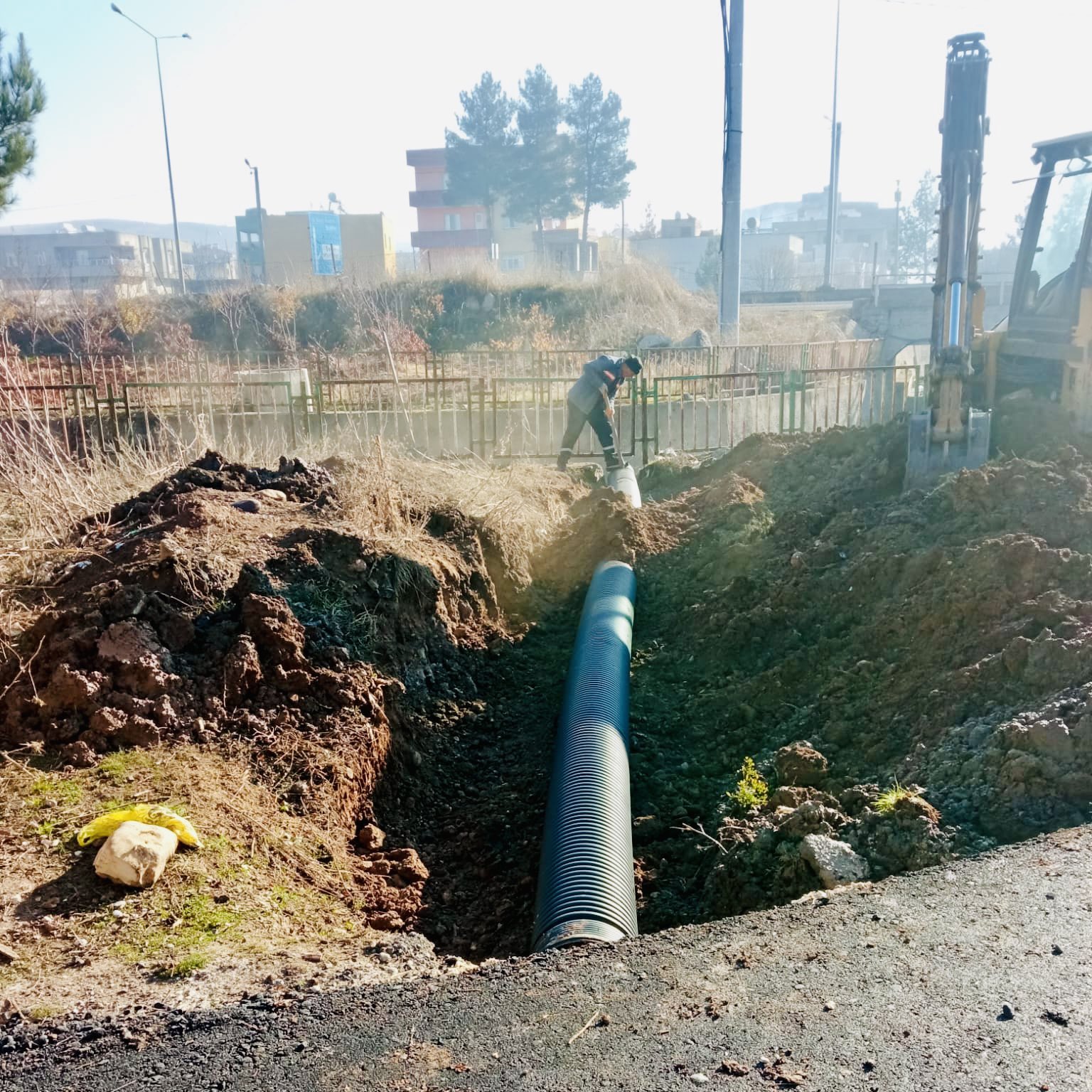 Siirt – Kurtlan’da Tahliye Borusu Döşeme Çalışması