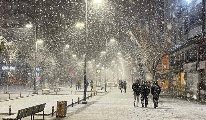 Siirtliler Karlı Havaları Özleyecek Gibi! 