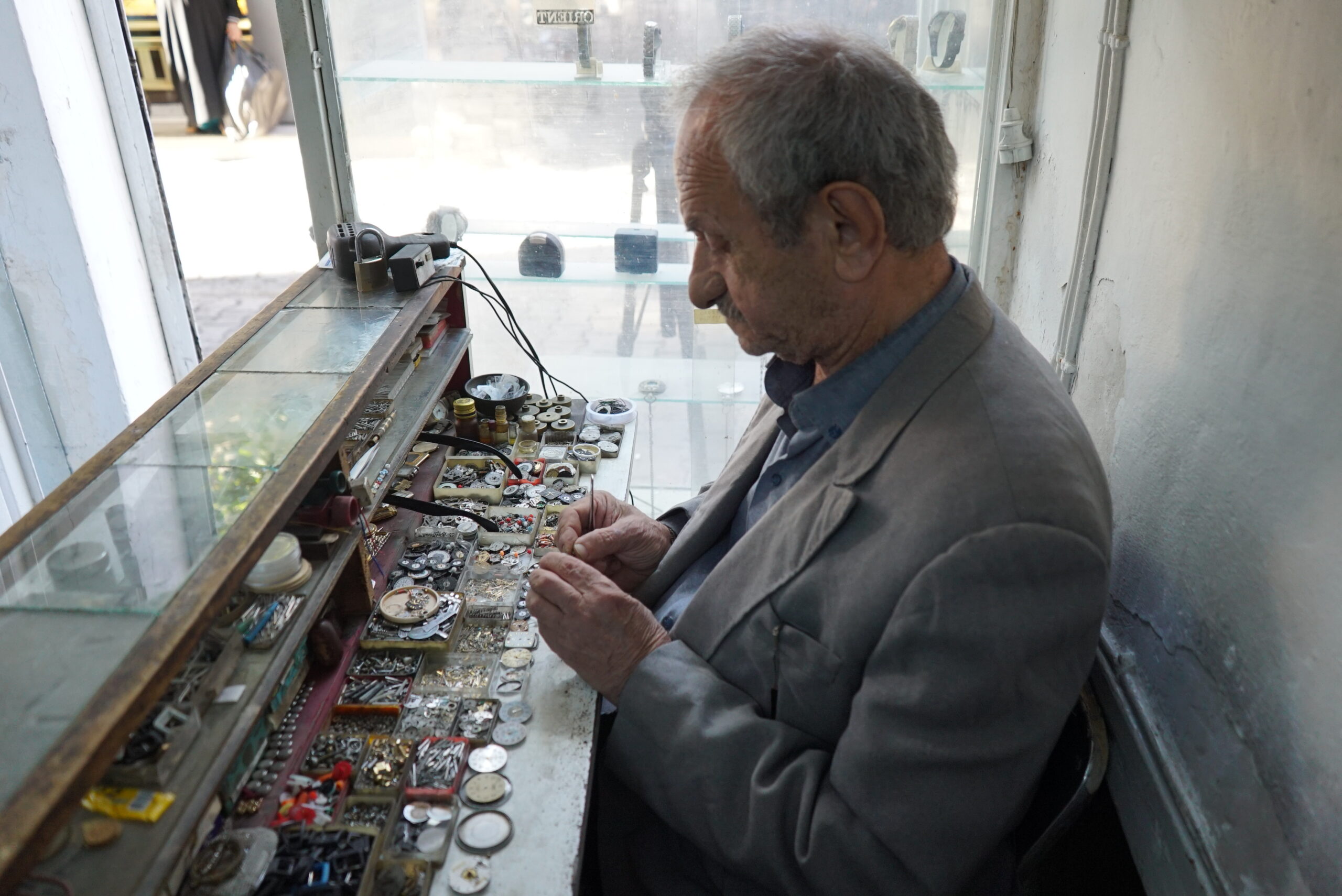 Saat Tamirciliğine Adanmış Bir Ömür