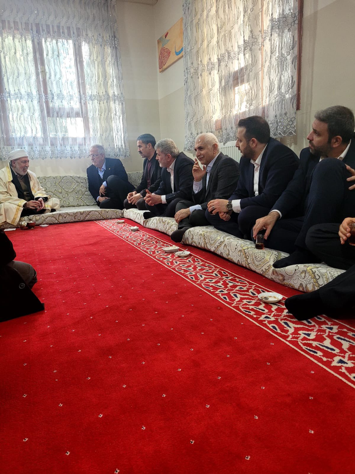 AK Parti Heyeti Siirt’te Kanaat Önderlerini Ziyaret Etti