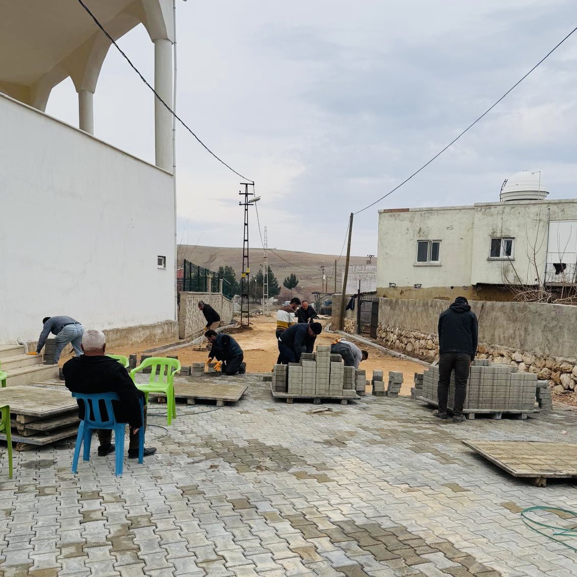 Siirt – Kurtalan Belediyesi’nden Camiler İçin Çevre Düzenlemesi