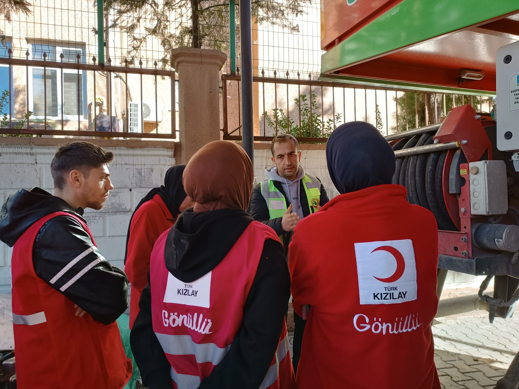 Siirt Kızılay Gönüllüleri Orman Yangınlarıyla Mücadele Eğitimine Uygulamalı Katıldı