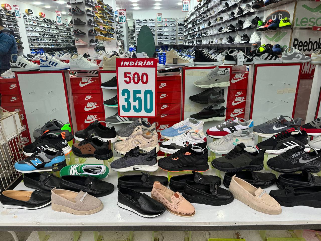 Siirt’te Kışlık Ayakkabılar Tezgahta Kaldı