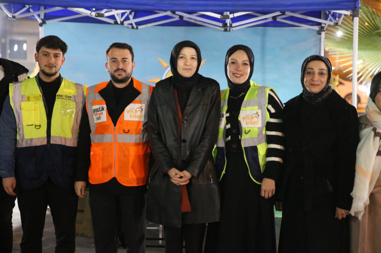 Siirt Ak Kadın Teşkilatı Kandilde İkramda Bulundu