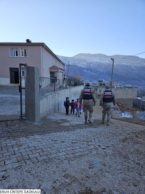 Siirt’te Okul Çevrelerinde Güvenlik Denetimleri Devam Ediyor